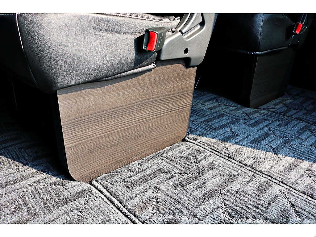 R7年式ハイエースワゴンGL　FLEXオリジナルカスタム　ReClassic施工　DEANクロスカントリーホイール＆オーレンカウンタータイヤ　10人乗り　モデリスタスポイラー