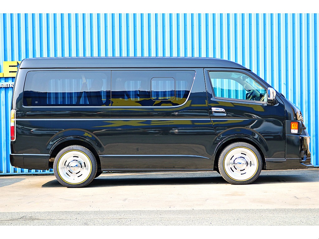 R7年式ハイエースワゴンGL　FLEXオリジナルカスタム　ReClassic施工　DEANクロスカントリーホイール＆オーレンカウンタータイヤ　10人乗り　モデリスタスポイラー