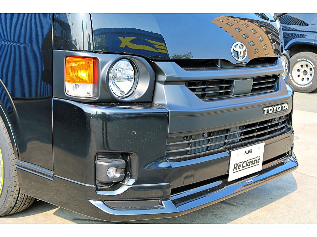 R7年式ハイエースワゴンGL　FLEXオリジナルカスタム　ReClassic施工　DEANクロスカントリーホイール＆オーレンカウンタータイヤ　10人乗り　モデリスタスポイラー