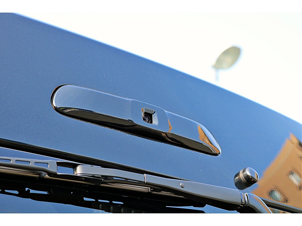 メーカーオプション　デジタルインナーミラー付♪