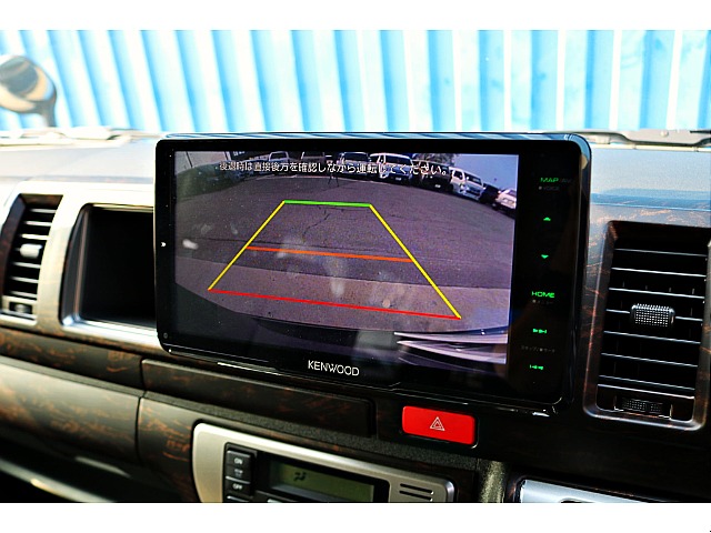 後方確認もしっかり出来るバックカメラ付き♪駐車も安心♪