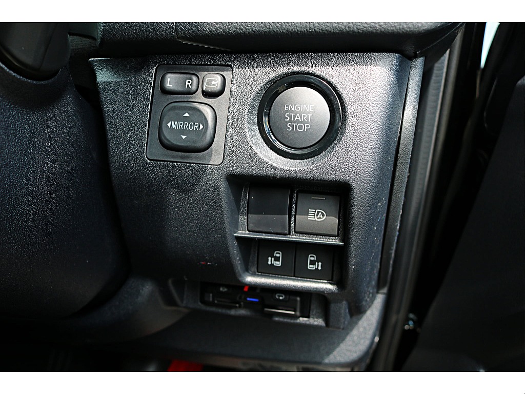 プッシュスターター　ビルトインETC　等、使いやすい位置に配置♪