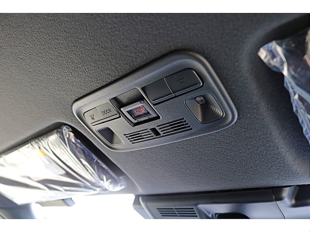 フロントルームランプも新規造形♪