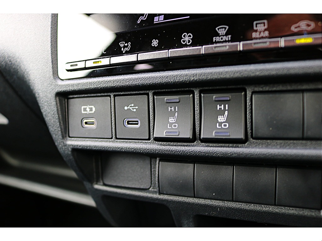 充電用＆通信用のUSBポート(Type-C)