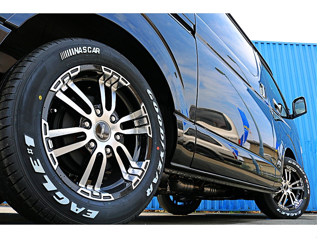 ＦＬＥＸ　Ｄｅｌｆ０２ホイール　１７インチ　×　グッドイヤー　ナスカータイヤ♪