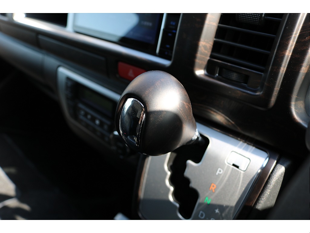 ＦＬＥＸ　艶消しマホガニー黒木目インテリア３点セット　ナビパネル　シフトノブ　ステアリング　インパネ周りをシックに統一します♪