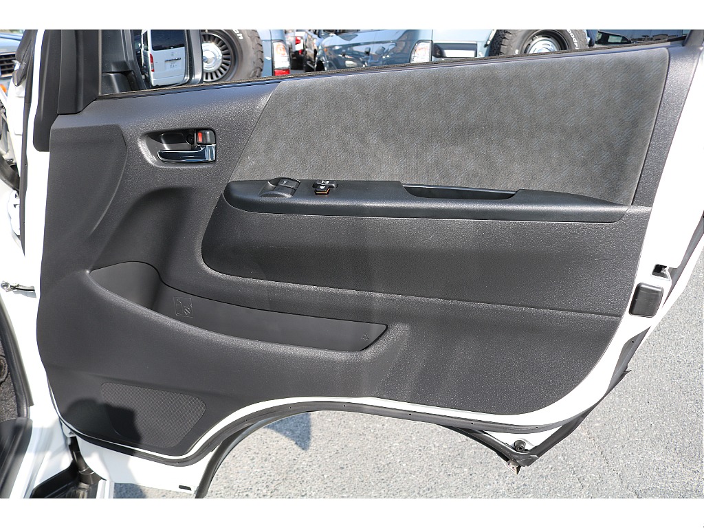 R5年式　ハイエースワゴンGL　4WD♪ FLEXオリジナルカスタム施工♪