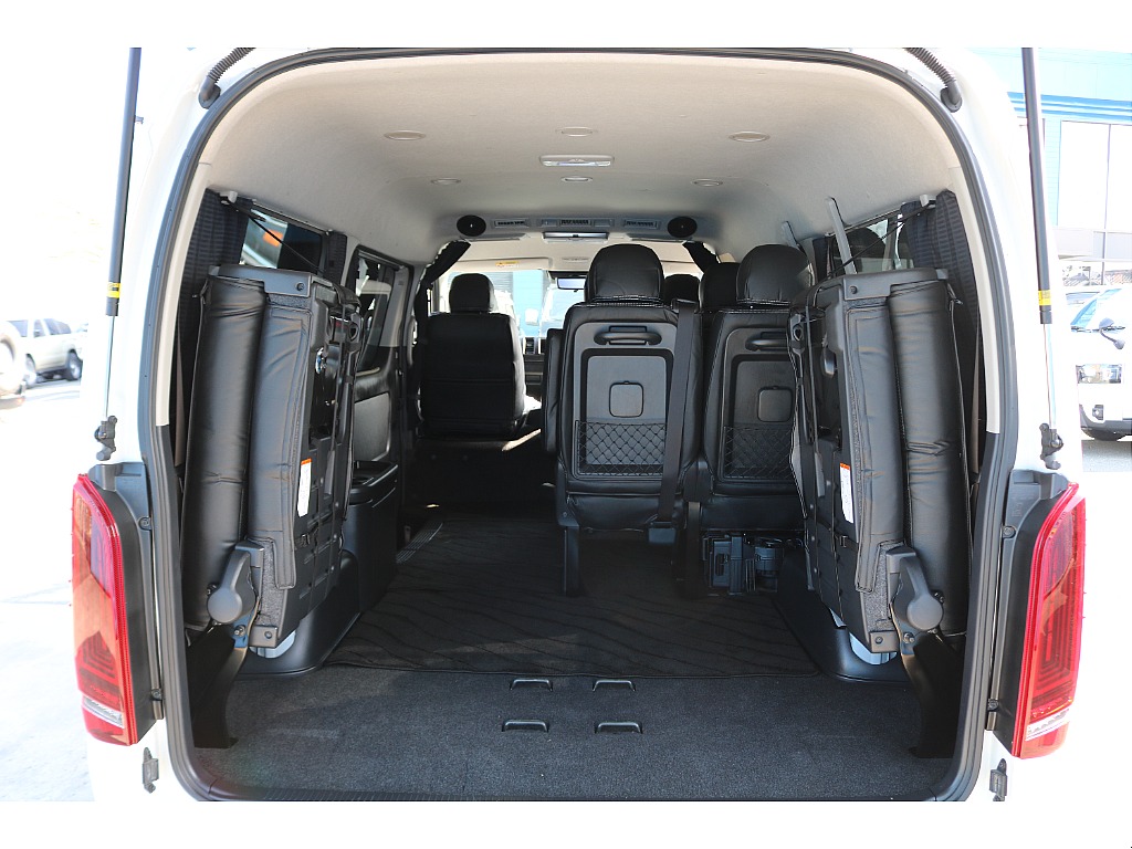 ラゲッジルームも広々と♪