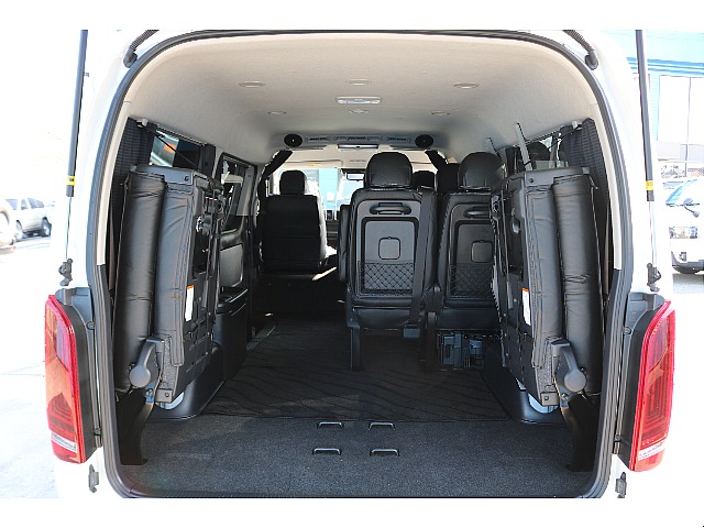 ラゲッジルームも広々と♪