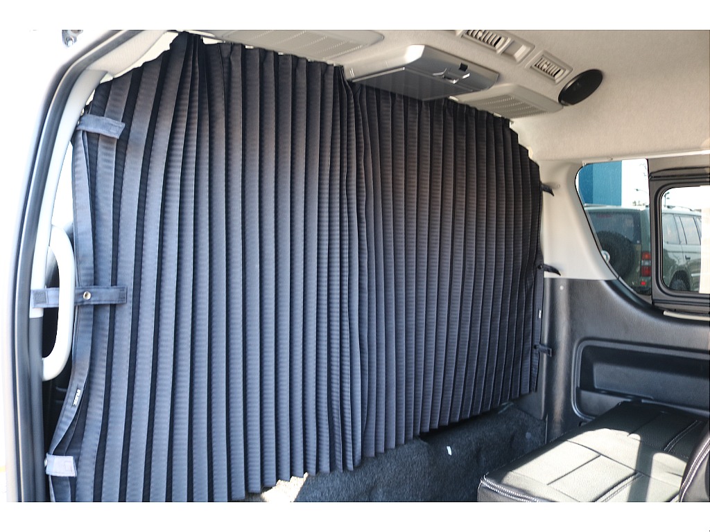 FLEX　センターカーテン施工済み♪