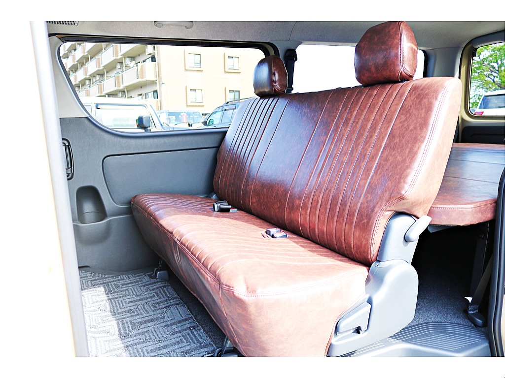 R7年式　ハイエースバン　S-GL　ディーゼル4WD　アースカラーパッケージ　ベージュ