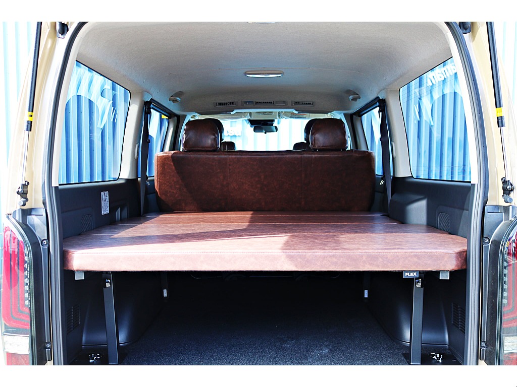 R7年式　ハイエースバン　S-GL　ディーゼル4WD　アースカラーパッケージ　ベージュ