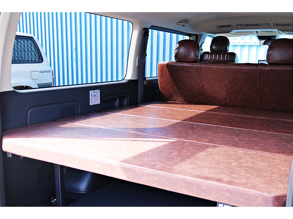 R7年式　ハイエースバン　S-GL　ディーゼル4WD　アースカラーパッケージ　ベージュ