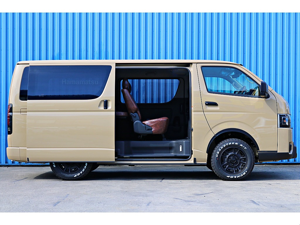 R7年式　ハイエースバン　S-GL　ディーゼル4WD　アースカラーパッケージ　ベージュ