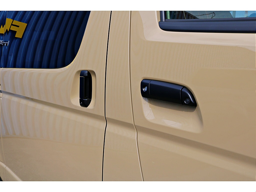 R7年式　ハイエースバン　S-GL　ディーゼル4WD　アースカラーパッケージ　ベージュ