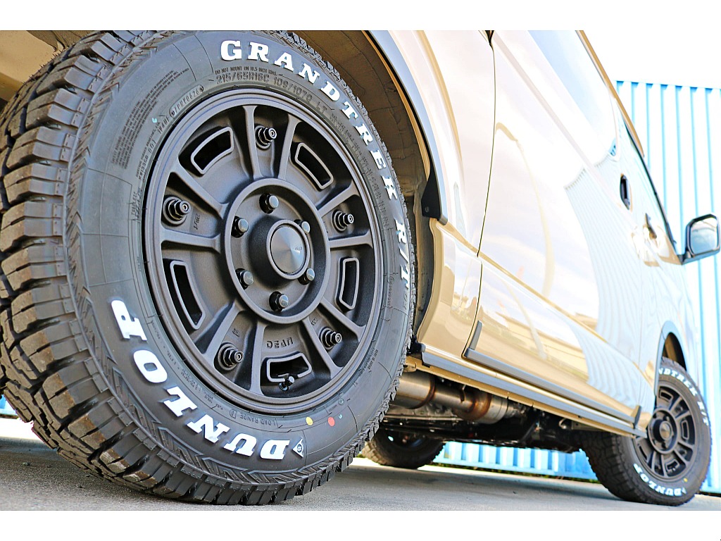 R7年式　ハイエースバン　S-GL　ディーゼル4WD　アースカラーパッケージ　ベージュ