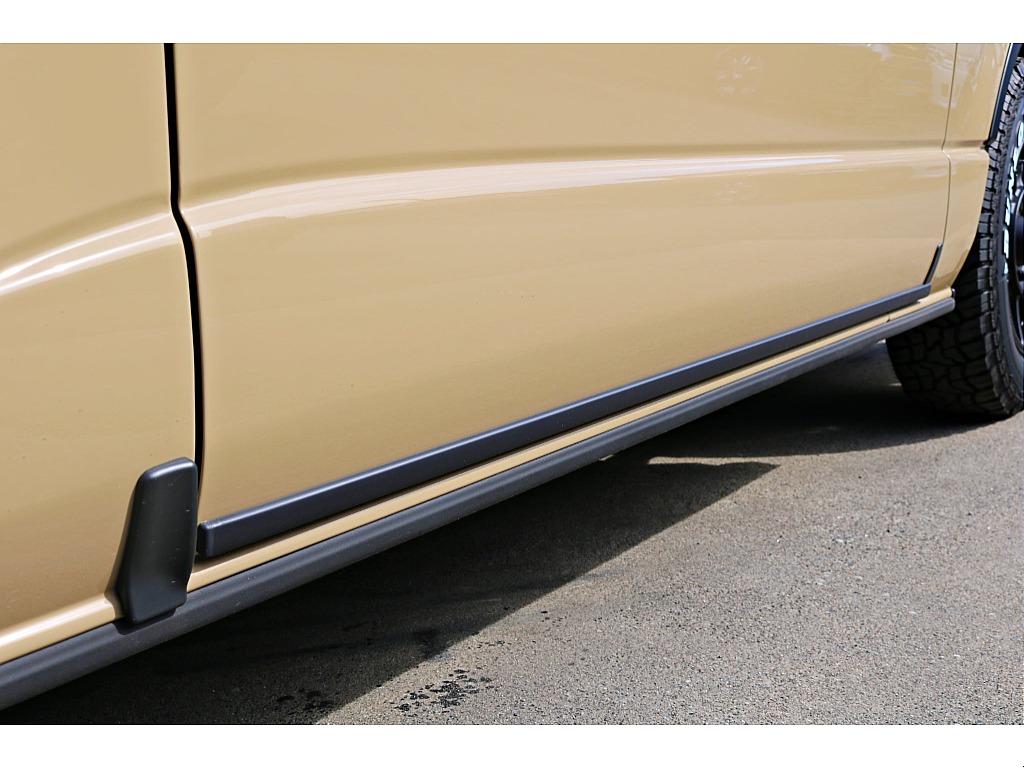 R7年式　ハイエースバン　S-GL　ディーゼル4WD　アースカラーパッケージ　ベージュ