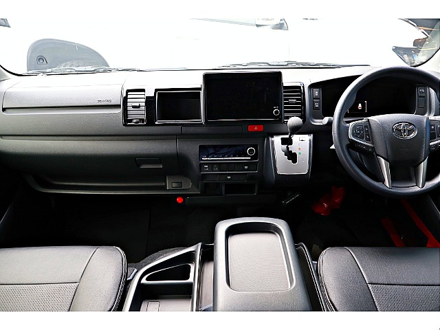 視点が高く、見通しが良い運転席。