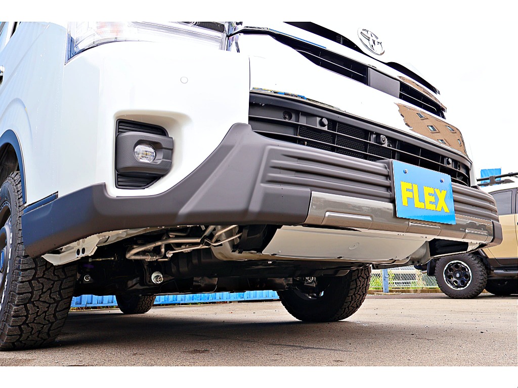 ＦＬＥＸ　T-Forceフロントスポイラー　レクサス純正色マンガンラスターが配色されたディフューザーでオフロード感を演出♪