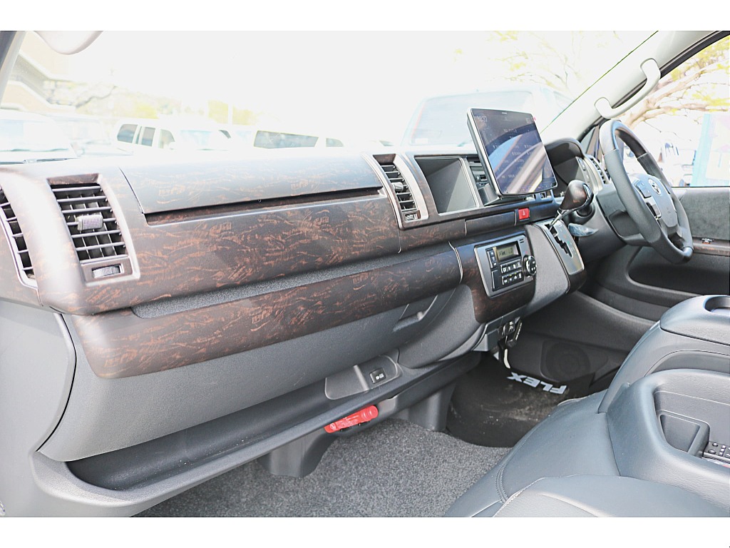 ＦＬＥＸ　艶消しマホガニー黒木目インテリア３点セット　ナビパネル　シフトノブ　ステアリング　インパネ周りをシックに統一します♪