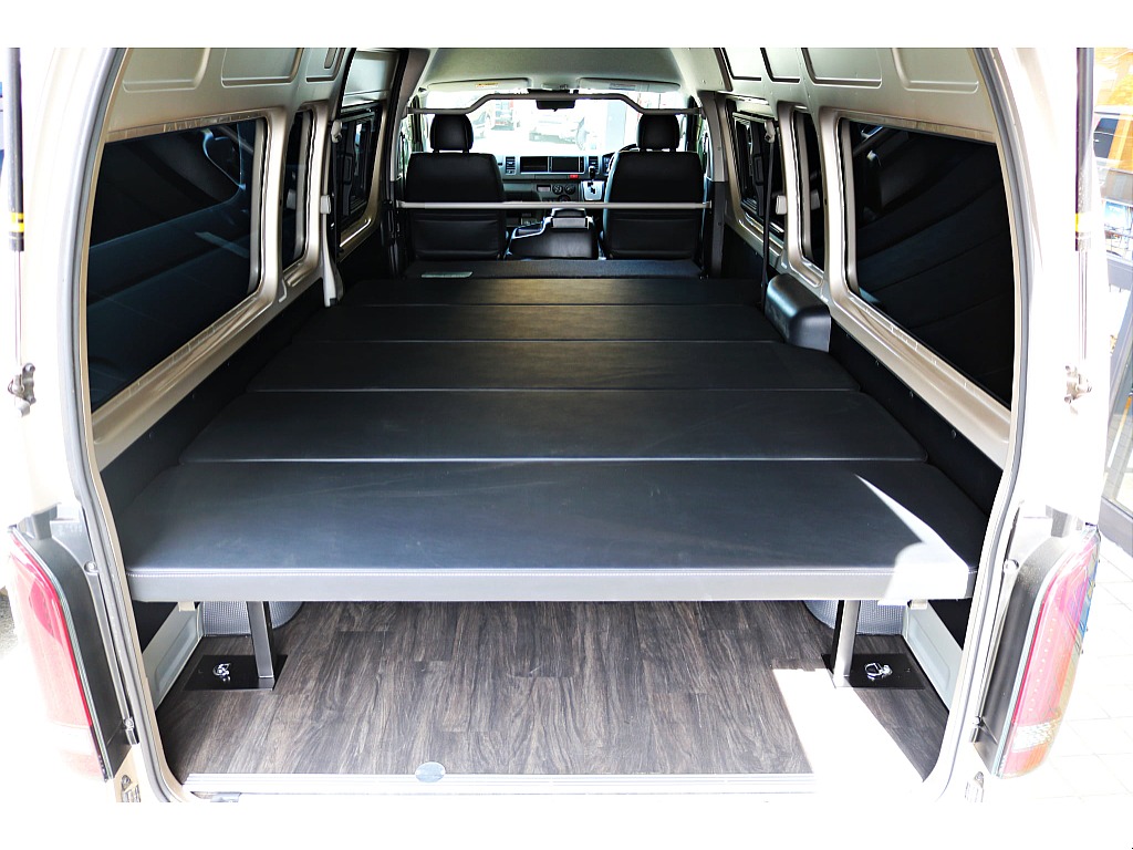 R6年式　ハイエースバン　DX　スーパーロング　ディーゼルターボ4WD　ダークプライムシート＆フローリングカスタム♪