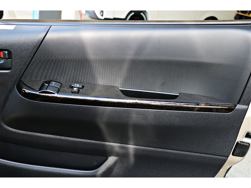 R6年式　ハイエースバン　DX　スーパーロング　ディーゼルターボ4WD　ダークプライムシート＆フローリングカスタム♪