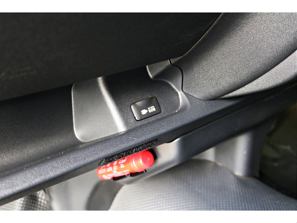 R6年式　ハイエースバン　DX　スーパーロング　ディーゼルターボ4WD　ダークプライムシート＆フローリングカスタム♪