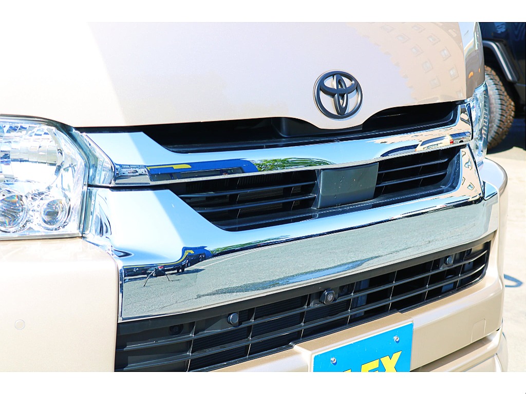 R6年式　ハイエースバン　DX　スーパーロング　ディーゼルターボ4WD　ダークプライムシート＆フローリングカスタム♪