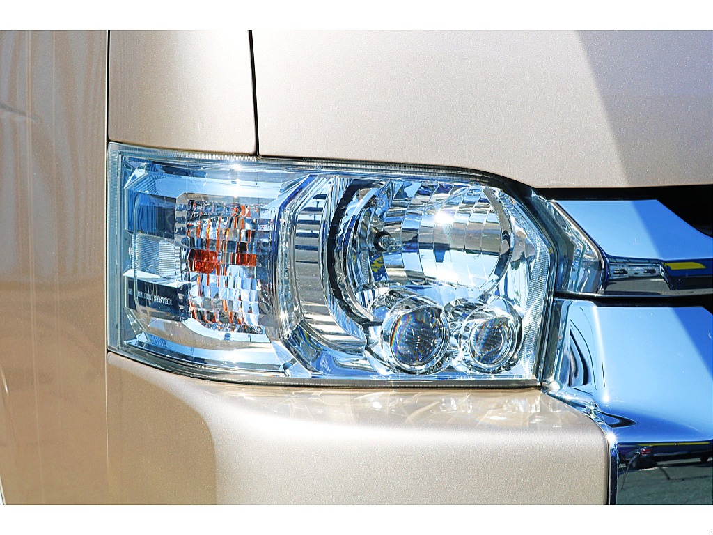 R6年式　ハイエースバン　DX　スーパーロング　ディーゼルターボ4WD　ダークプライムシート＆フローリングカスタム♪