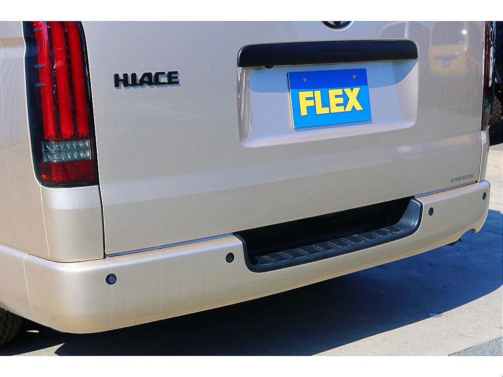 R6年式　ハイエースバン　DX　スーパーロング　ディーゼルターボ4WD　ダークプライムシート＆フローリングカスタム♪