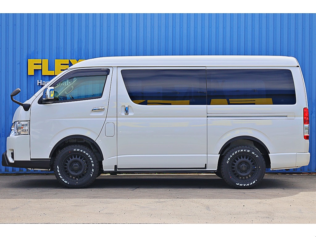 電動パワースライドドア完備♪運転席からも開閉ができて便利♪