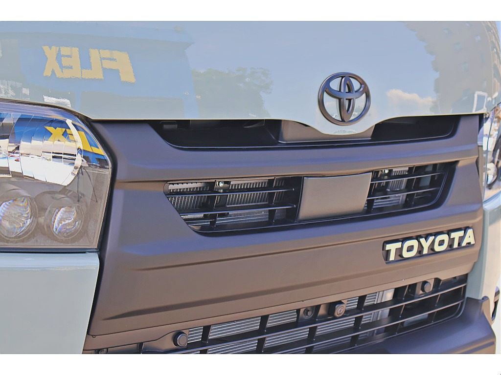 フロントグリルは横文字TOYOTA付き♪