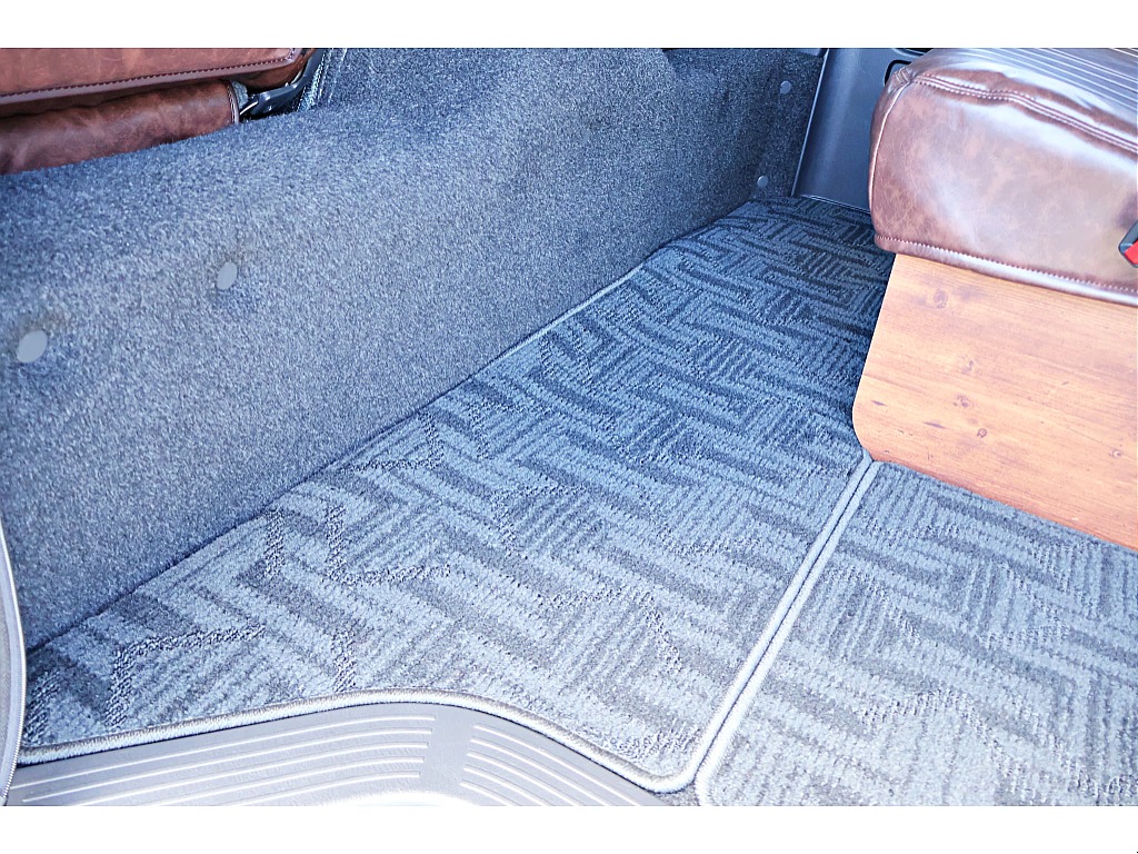 ハイエースワゴンGL専用フロアマット♪