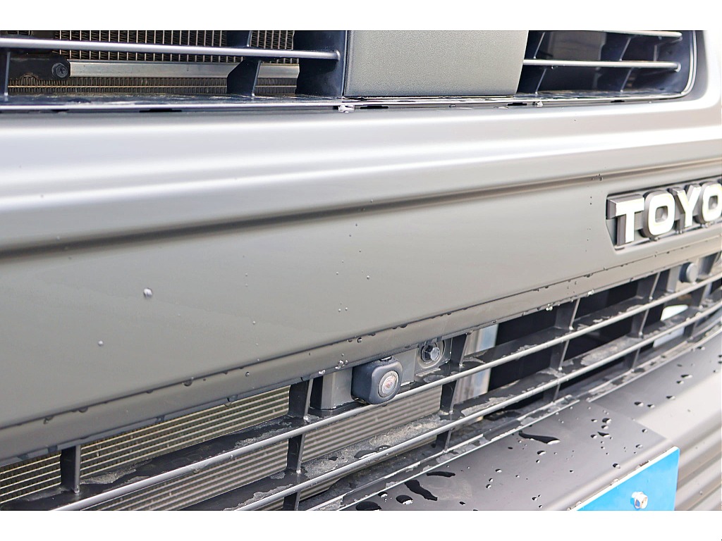 パノラミックビューモニター装備　運転席からの目視だけでは見にくい車両周辺の状況をリアルタイムで表示♪