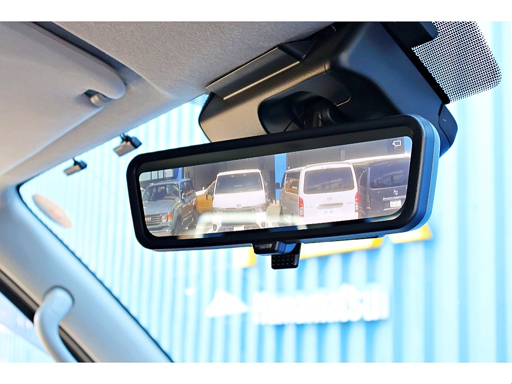 純正デジタルインナーミラー　車両後方カメラの映像をインナーミラー内のディスプレイに表示♪