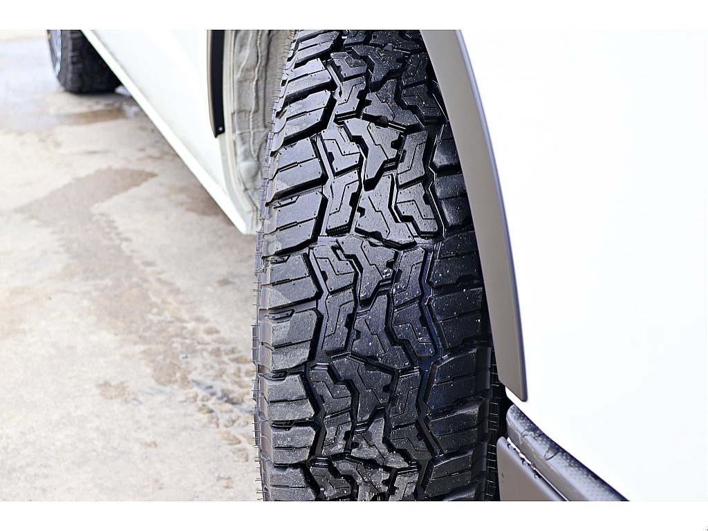 トレッドパターンはこんな感じ♪