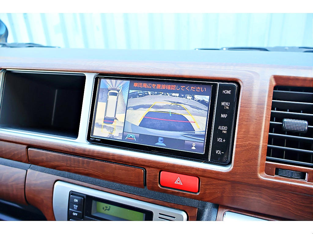 トヨタ純正７インチナビ♪フルセグ地デジ対応！パノラミックビューモニターも表示可能♪