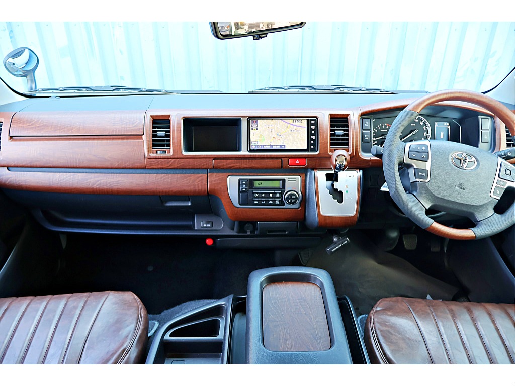 視点が高く、見通しが良い運転席。