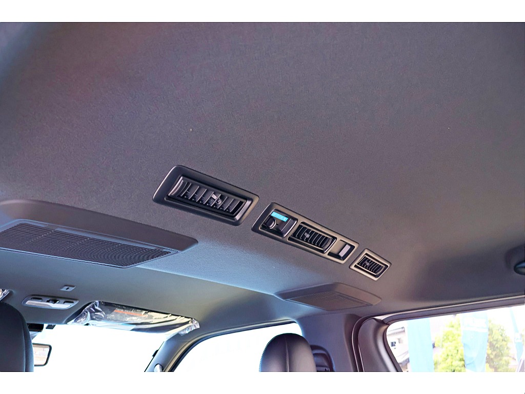 リアヒーター・リアクーラー搭載♪後部座席にもしっかりと♪