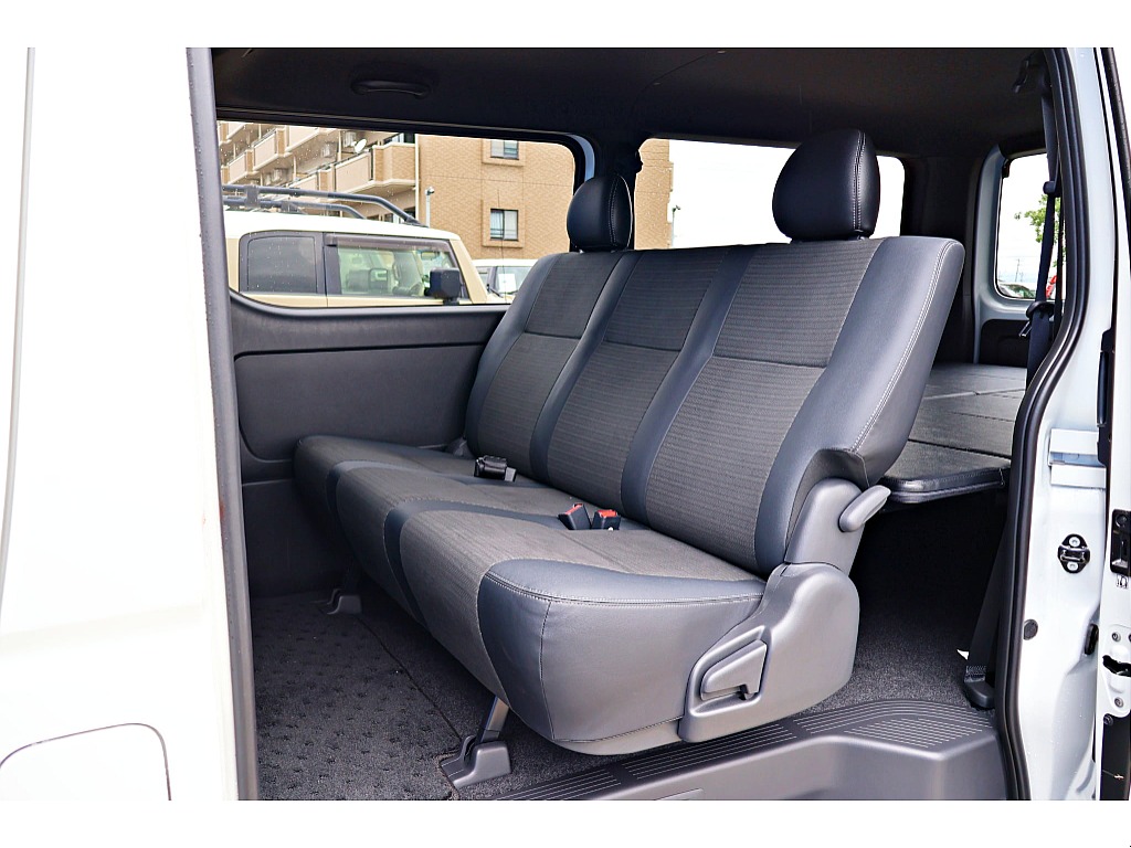 セカンドシートもオリジナル仕様♪