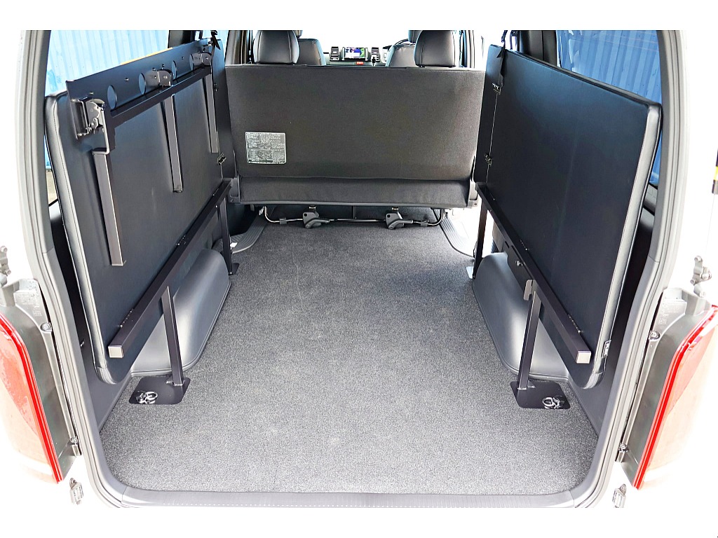 両側跳ね上げで大きなお荷物もしっかり積載♪