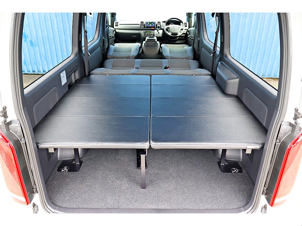 ベットキットで車中泊も可能です！