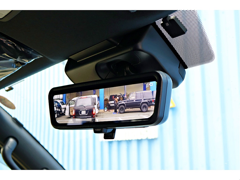 メーカーオプション　デジタルインナーミラー搭載♪ 後方確認もしっかりと♪