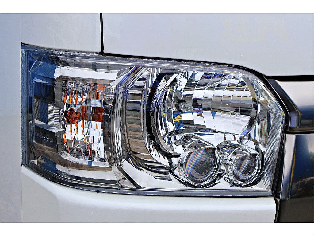 LEDヘッドランプシステム標準装備♪