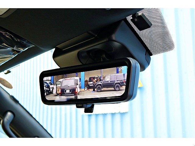 メーカーオプション　デジタルインナーミラー搭載♪ 後方確認もしっかりと♪
