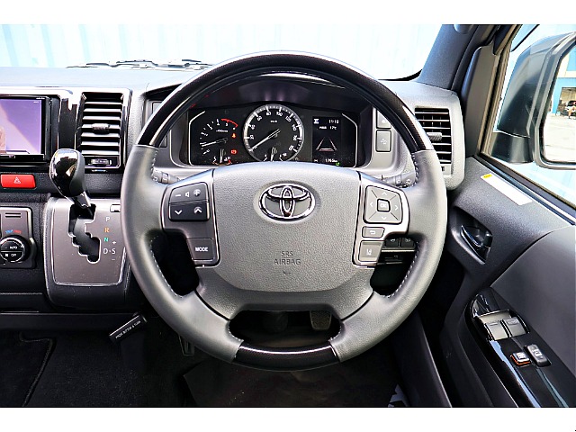 マホガニー調ステアリングで統一感UP♪