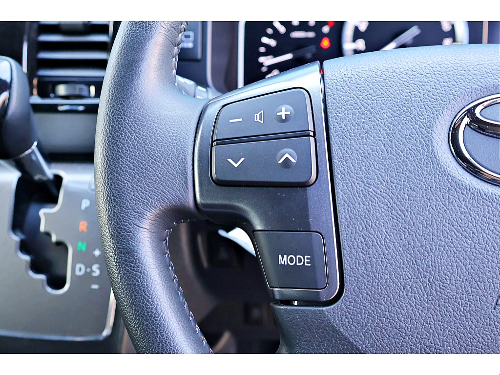 ステアリングスイッチ装備♪