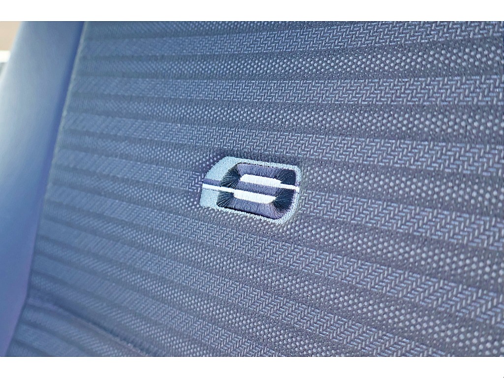 ダークプライムS専用内装♪【S】がアクセント♪