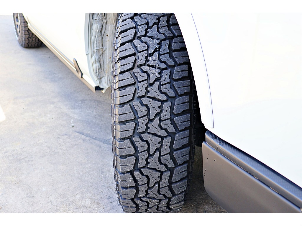 トレッドパターンはこんな感じ♪