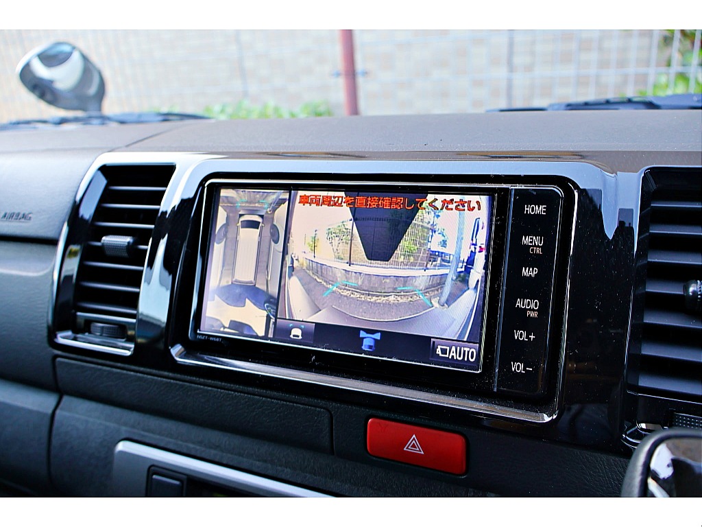 パノラミックビューモニター搭載♪フロントカメラで前後確認♪